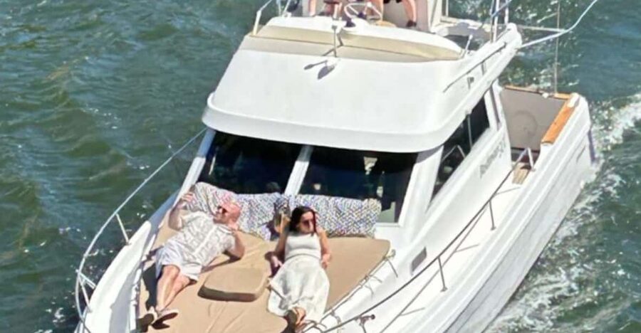 Porto: Douro River Cruise / Welcome Drink/with sunset option - Who should book this cruise?