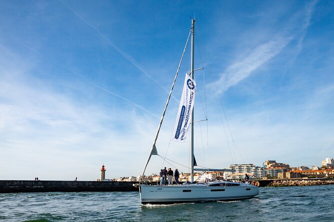 Porto Douro River Cruise With Port Wine - Daytime or Sunset - The historic center and Gaia’s port cellars