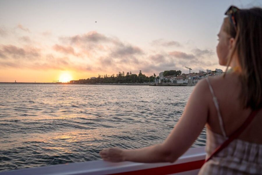 Porto: Douro River Party Boat with Sunset Option & 6 Bridges - Choosing the sunset departure