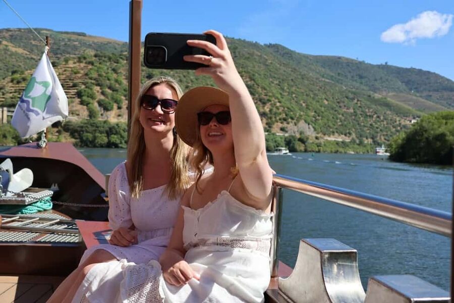 Porto: Douro Valley, 2 Wineries, Lunch, and 1-Hour Boat Tour - Weather, clothing, and comfort tips