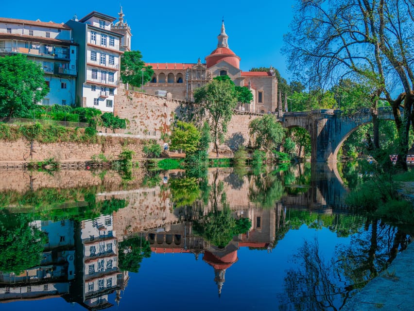 Porto: Douro Valley Private Tour, Tastings, Cruise & Lunch - What your guide adds to the day