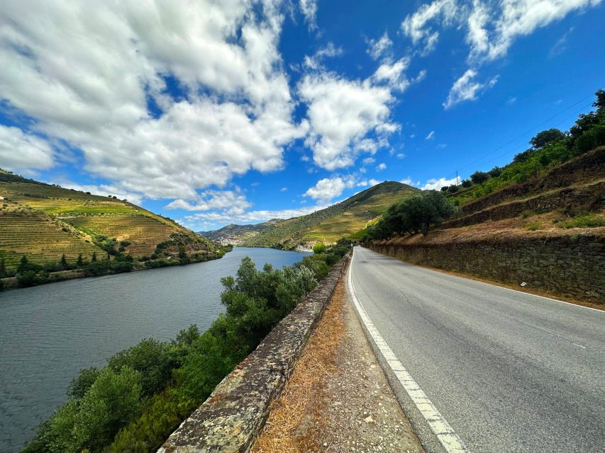 Porto: Douro Valley Tour with 3 vineyards and lunch. - A third producer and a wider taste of the region
