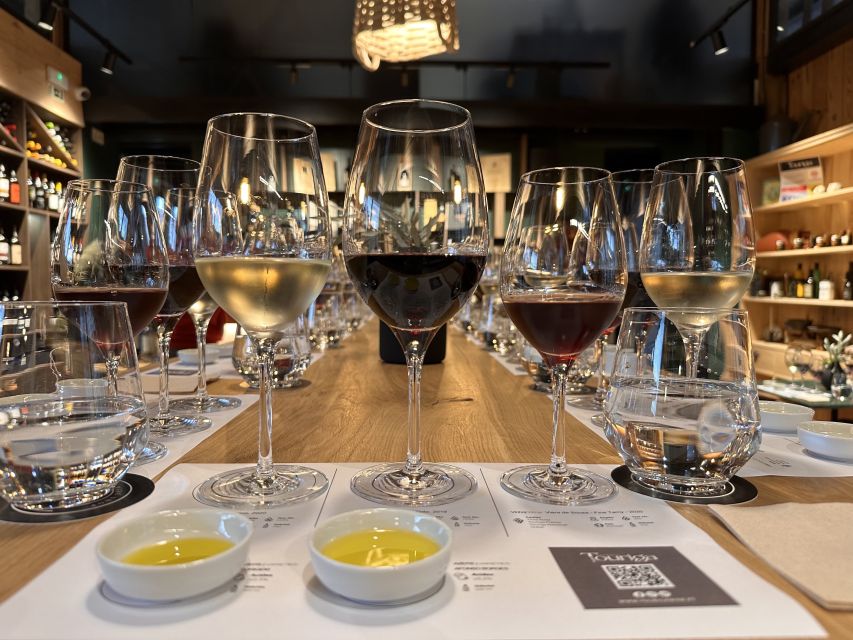Porto: Douro Valley Tour with Wine Tasting, Cruise and Lunch - Who should book this tour