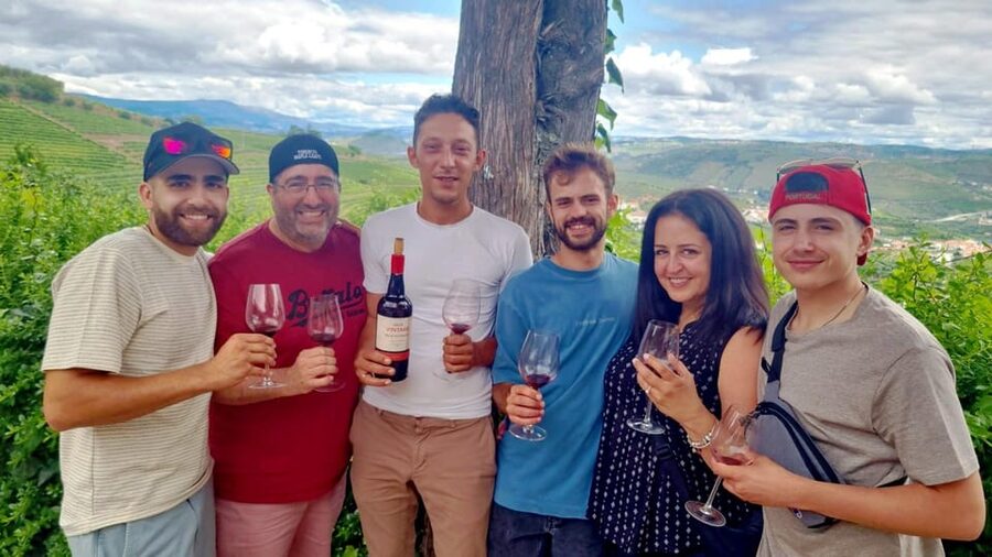 Porto: Douro Valley Vineyards Tour with Lunch & River Cruise - Lunch at Casa dos Barros in Sabrosa