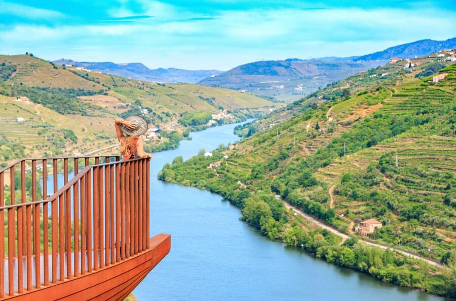 Porto: Douro Valley Wine Tour with a Sommelier & Boat Trip - Lunch in Pinhão with Douro wine