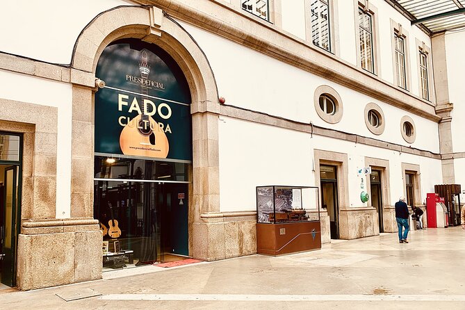 Porto : Fado and Porto Wine Show at the Trinity Noble Hall - Entering the Trinity Noble Hall