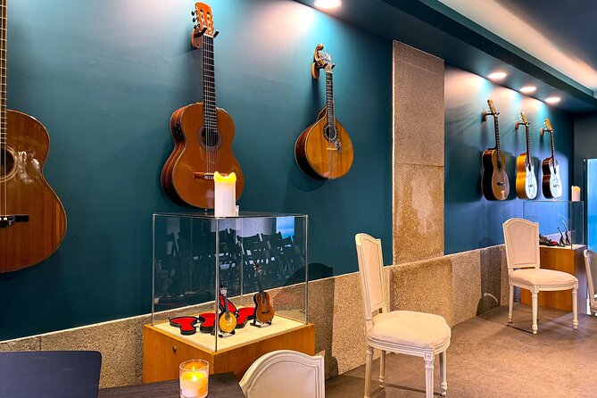 Porto : Fado and Porto Wine Show at the Trinity Noble Hall - What the performance feels like
