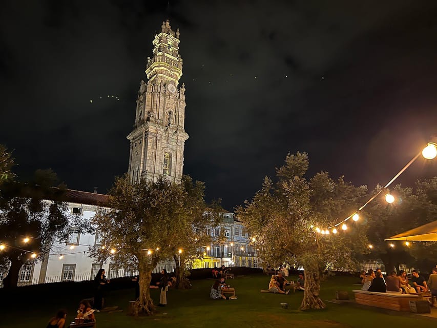 Porto: Fado Show with Dinner in a Traditional Fado House - Dinner, local wine, and the price question