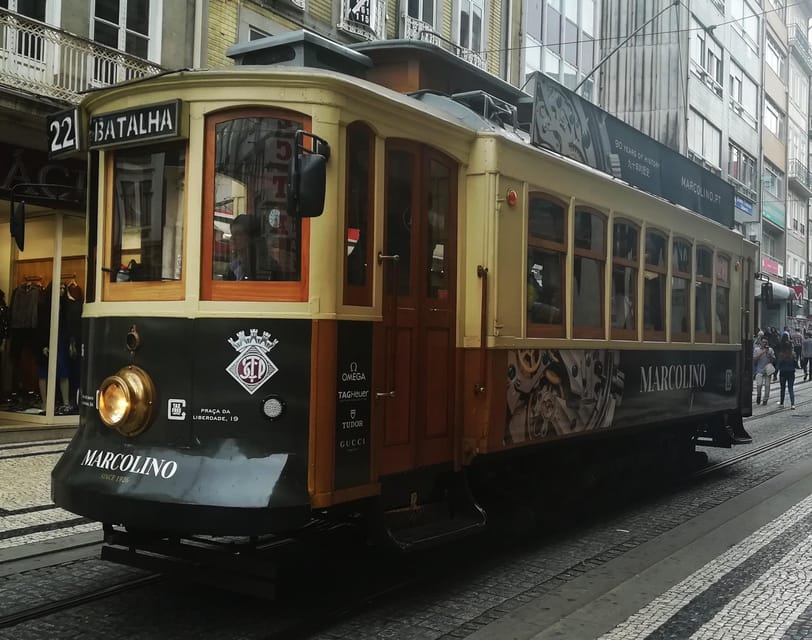 Porto: Fado Show with Dinner in a Traditional Fado House - What the strongest feedback tells you