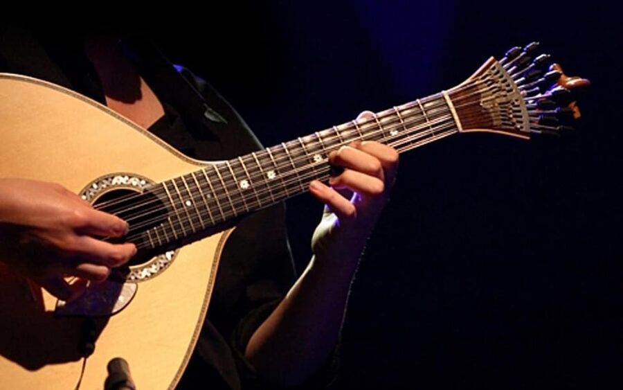 Porto: Fado Show with Dinner in a Traditional Fado House - Three and a half hours of food and song