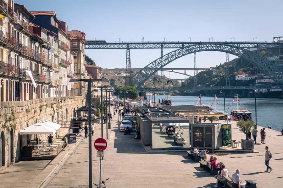 Porto: Flexible Walking Tour in Historic Center - Starting in Porto’s medieval heart at Ribeira