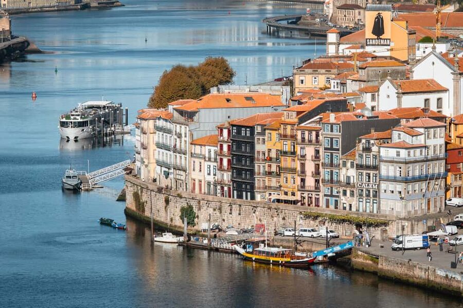 Porto: Flexible Walking Tour in Historic Center - The 400-meter climb to Vitória Belvedere