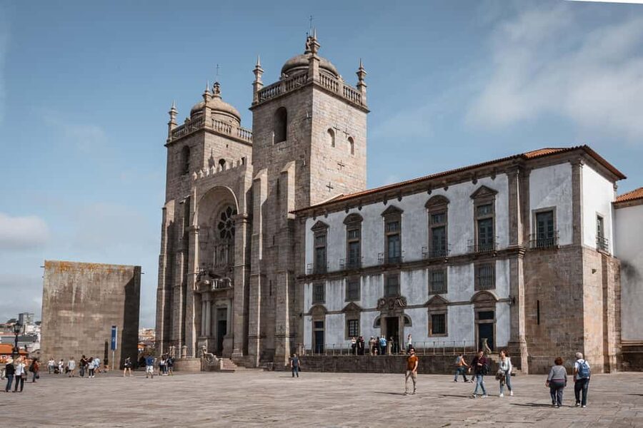 Porto: Flexible Walking Tour in Historic Center - Is $8 good value for Porto?