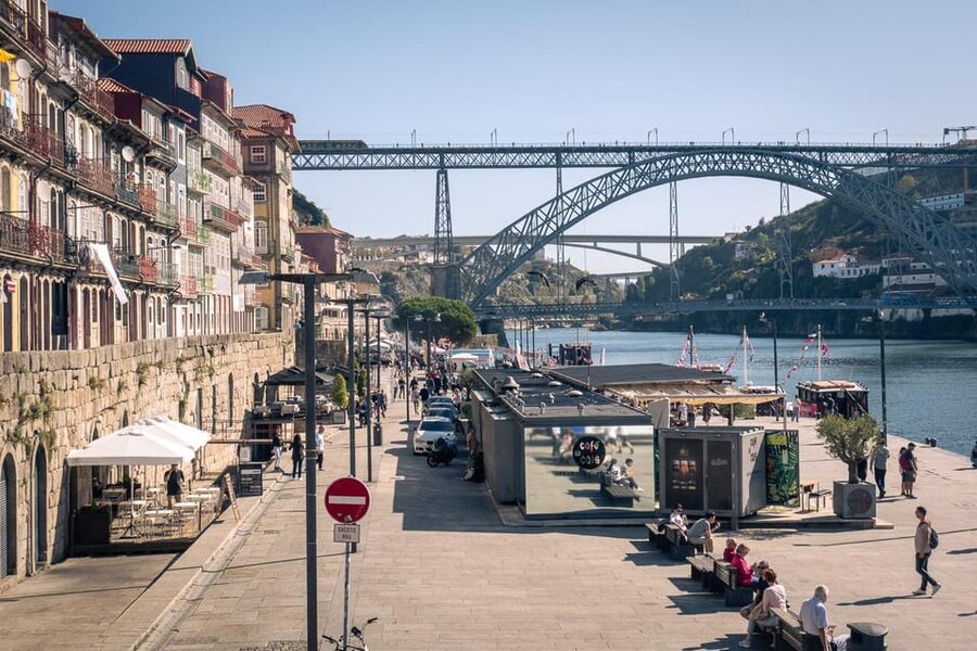 Porto: Flexible Walking Tour in Medieval Area - Descending the Verdades and Barredo Stairs