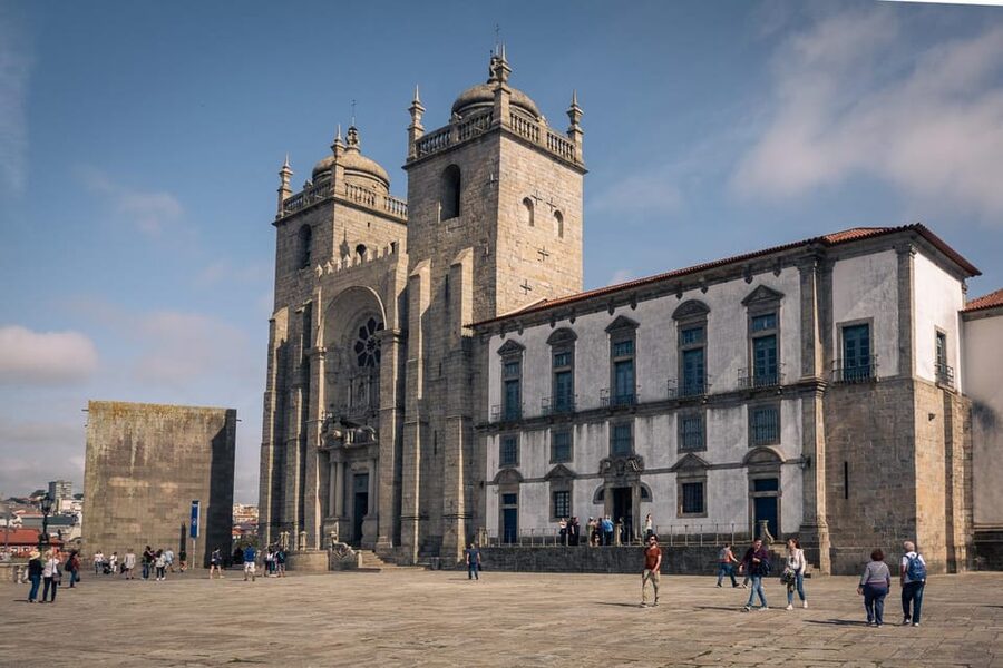 Porto: Flexible Walking Tour in Medieval Area - How much value do you get for $7?