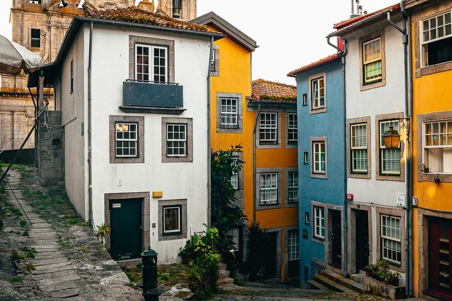 Porto: Flexible Walking Tour in Medieval Area - Climbing Mercadores Street toward medieval Porto