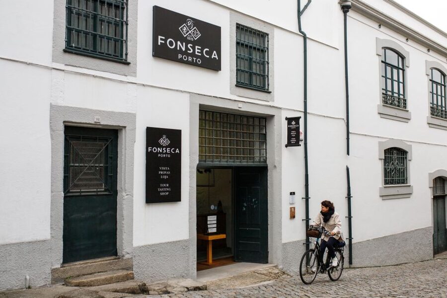Porto: Fonseca Cellar Tour & Fado Show with Optional Dinner - Why the Fonseca cellar and Fado pairing works