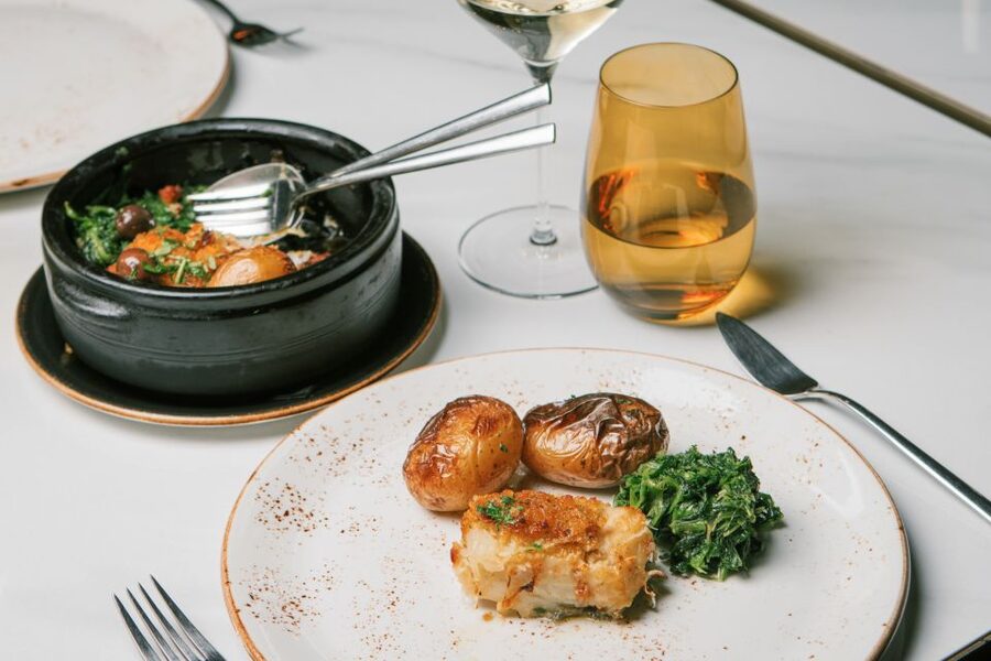 Porto: Fonseca Cellar Tour & Fado Show with Optional Dinner - Timing, clothing, and finding the entrance