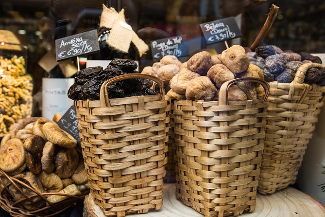 Porto Food & Wine Tasting Tour with Lunch or Dinner Option - Leandro Café and Porto’s codfish tradition