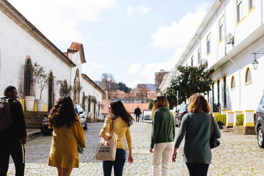 Porto: Food & Wine Tasting Walking Tour with Port Wine Cave - Who should book this four-hour experience