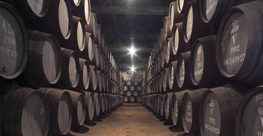 Porto: Graham's Port Lodge Tour with Premium Wine Tastings - Why Graham’s Port Lodge is worth the climb