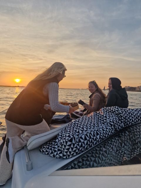 Porto: Guide Boat tour with tasting of 4 Port wines - Foz do Douro and the Atlantic end of the route