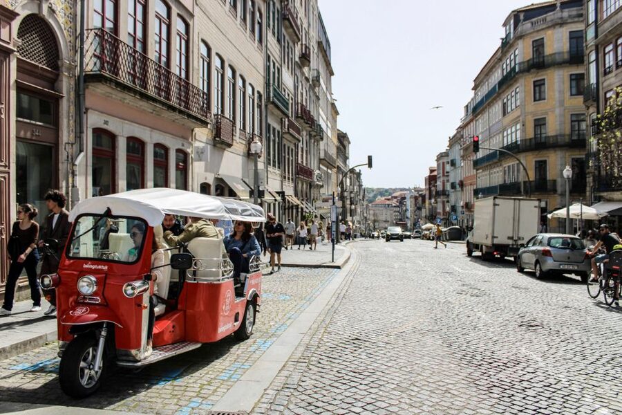 Porto: Guided Tour by Tuk-Tuk & Optional Douro River Cruise - Narrow Lanes and Local Food Advice