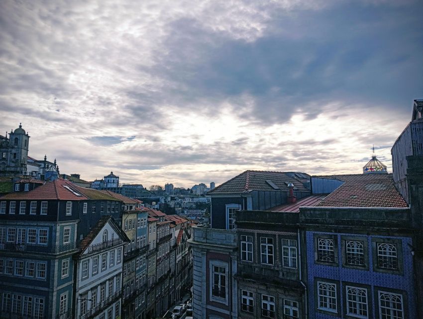 Porto: Guided Walking Tour - São Bento Station and its blue tile panels