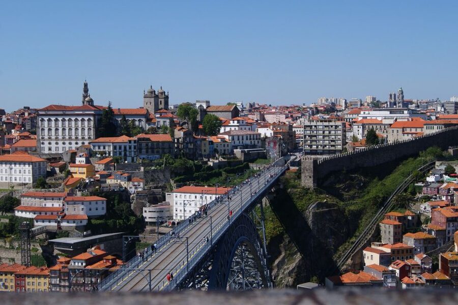 Porto: Guided Walking Tour and Lello Bookshop - Why this walk works as a first look at Porto