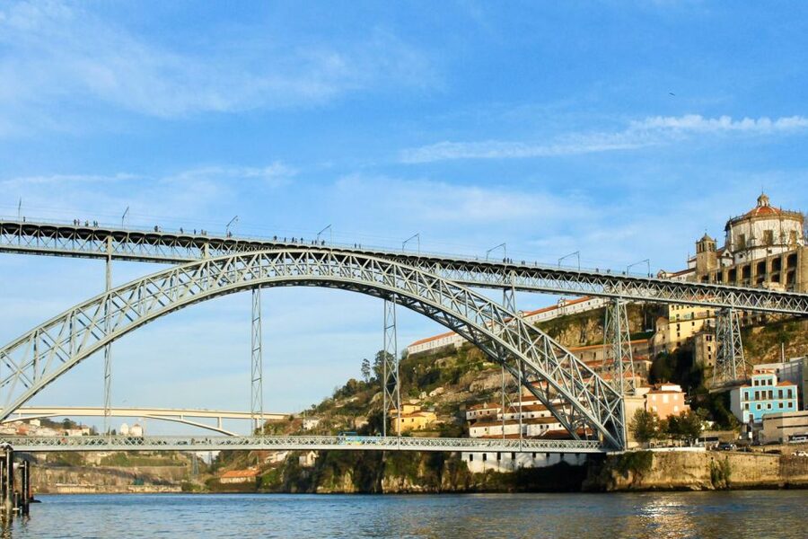 Porto: Guided Walking Tour and Lello Bookshop - Reading Porto’s story at São Bento Station
