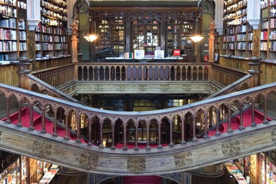 Porto: Guided Walking Tour and Lello Bookshop - Carmo and Carmelitas, two churches with one striking facade