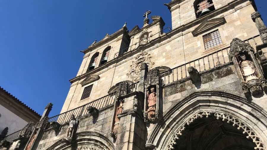 Porto: Guimarães & Braga Tour with Entry Tickets and Lunch - Guimarães Castle and Portugal’s early story