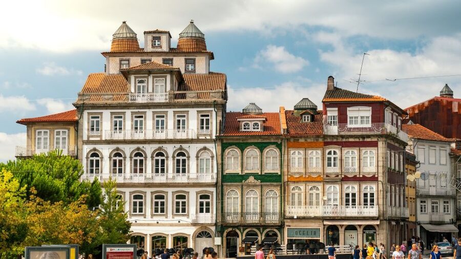 Porto: Guimarães & Braga Tour with Entry Tickets and Lunch - Should you book the Guimarães and Braga tour?