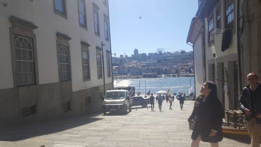 Porto: Half-Day Small Group City Tour with port wine tasting - Bolhão Market: a more everyday side of the city