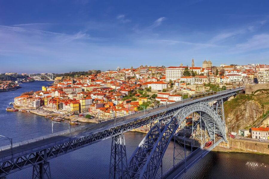 Porto Half-Day Tour and Wine Tasting - São Bento Station and Porto’s public art