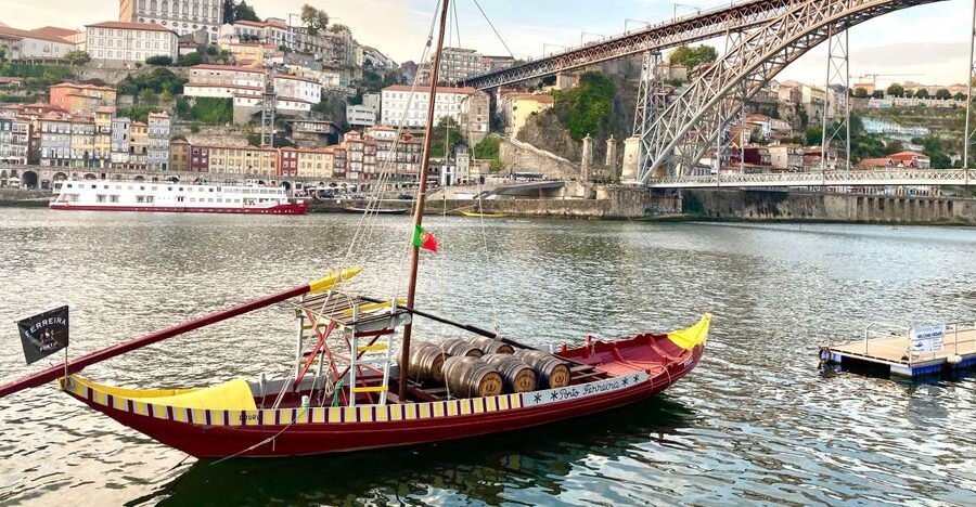 Porto: Highlights & hidden gems Walk - max 10 - Price, pace, and physical demands