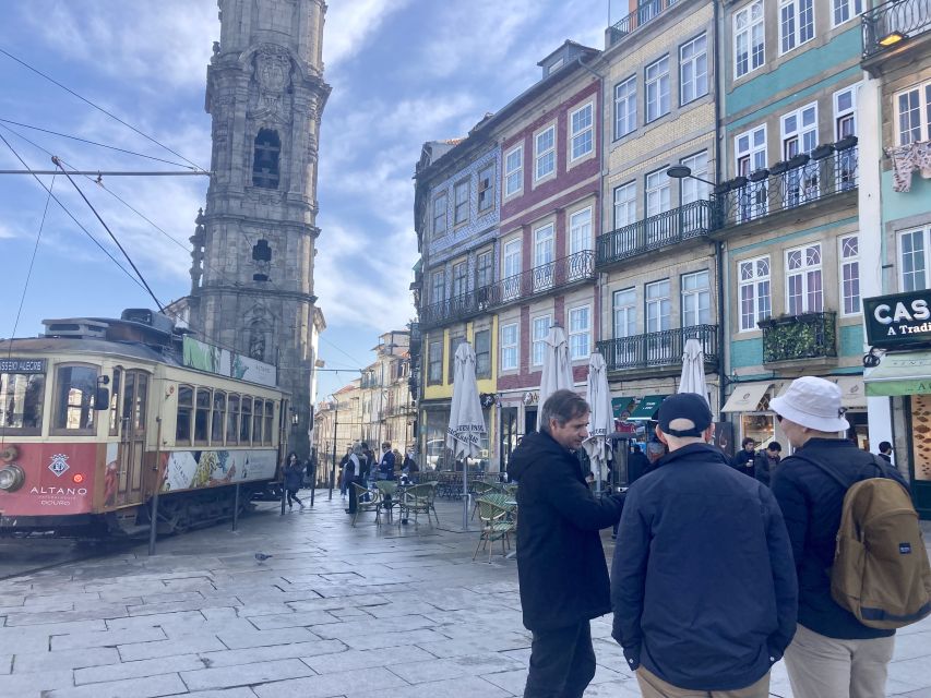 Porto: Highlights & hidden gems Walk - max 10 - Livraria Lello and Clérigos without the long detour