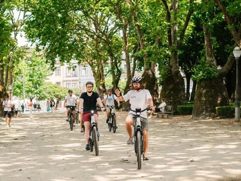 Porto: Highlights in 3 Hours E-Bike Tour - Why an e-bike makes sense in hilly Porto