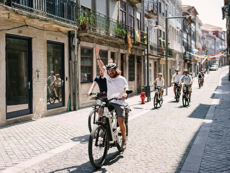 Porto: Highlights in 3 Hours E-Bike Tour - Clérigos, Palácio de Cristal, and the high ground