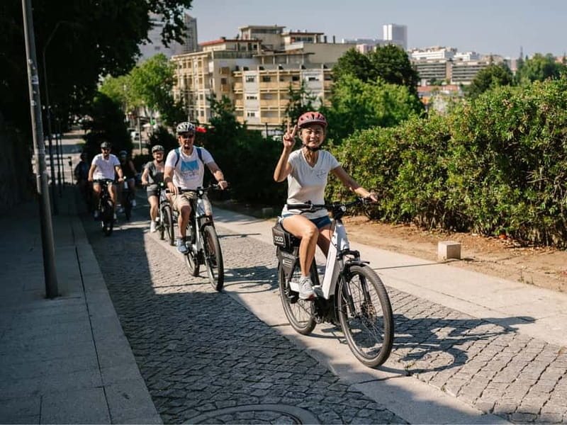 Porto: Highlights in 3 Hours E-Bike Tour - What the three-hour timing really gives you