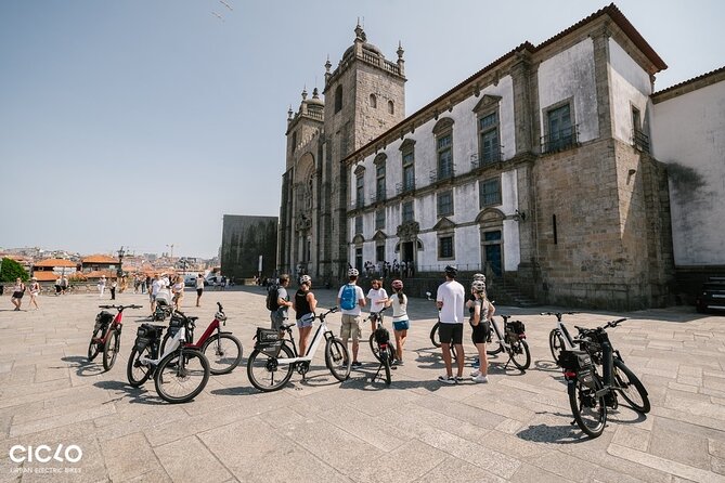 Porto Highlights in 3 Hours E-Bike Tour - Historical, Sightseeing - Returning Across the Luís I Bridge