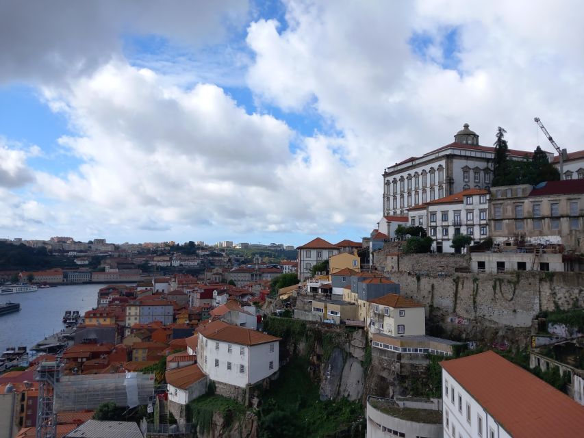 Porto Historic Center: Private Walking Tour & Cathedral - São Bento Station and the story told in tiles