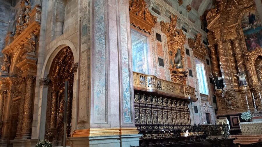 Porto Historic Center: Small Group Walking Tour & Cathedral - Crossing Dom Luís Bridge above the Douro