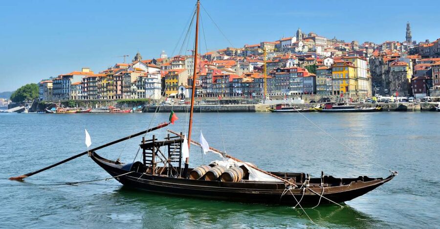 Porto: Historic City Center Walking Tour - Aliados Avenue and Porto’s grand public face