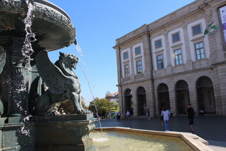 Porto: Historic City Center Walking Tour - What the guides add to the experience