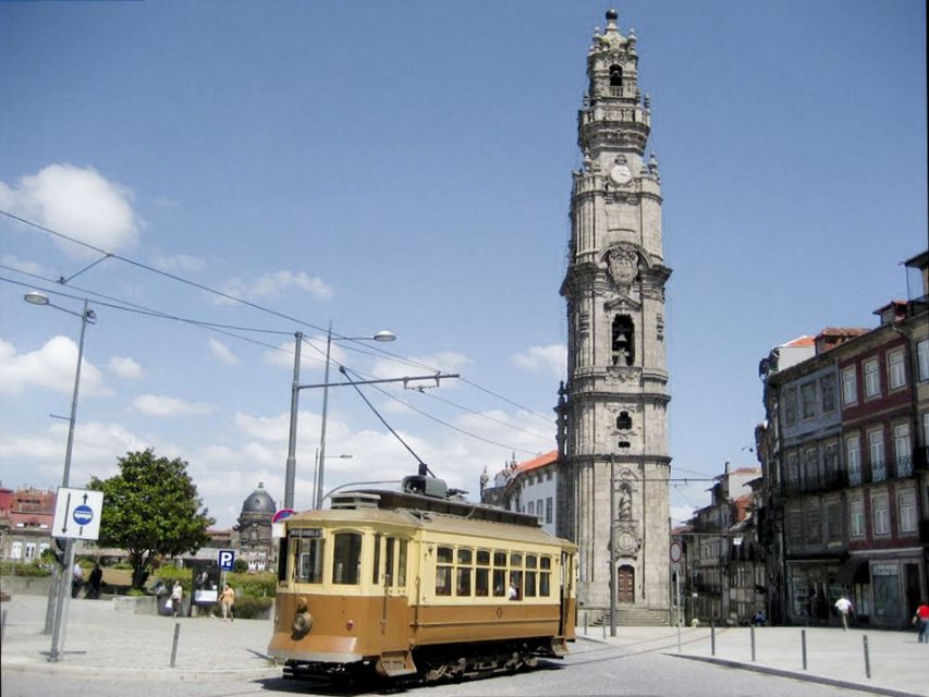 Porto: Historic e-Bike Tour with a guide - Who should book this Porto bike tour