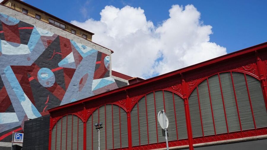 Porto: Historic e-Bike Tour with a guide - São Bento Station and Porto Cathedral