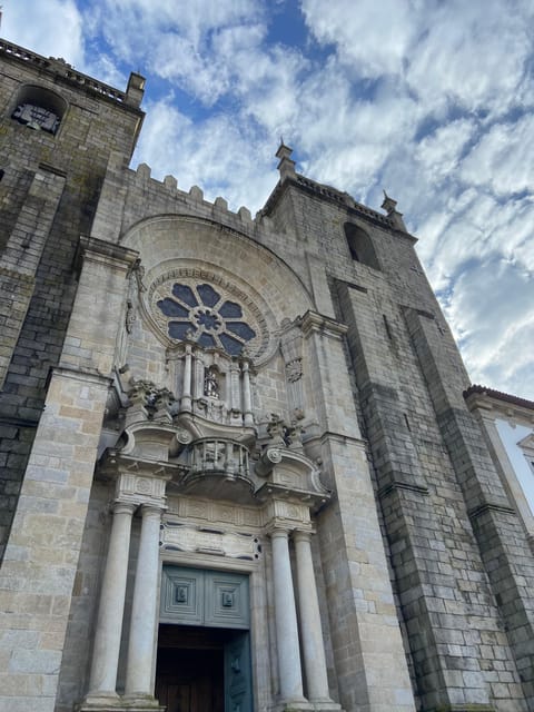 Porto: Historical Center Walking Tour - Starting in Porto’s medieval Sé neighborhood