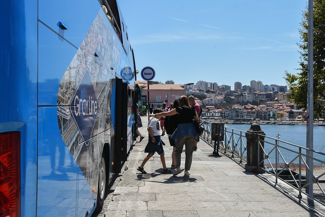 Porto Hop On Hop Off Bus Tour with Wine tasting & Night tour - Crystal Palace and Casa da Música