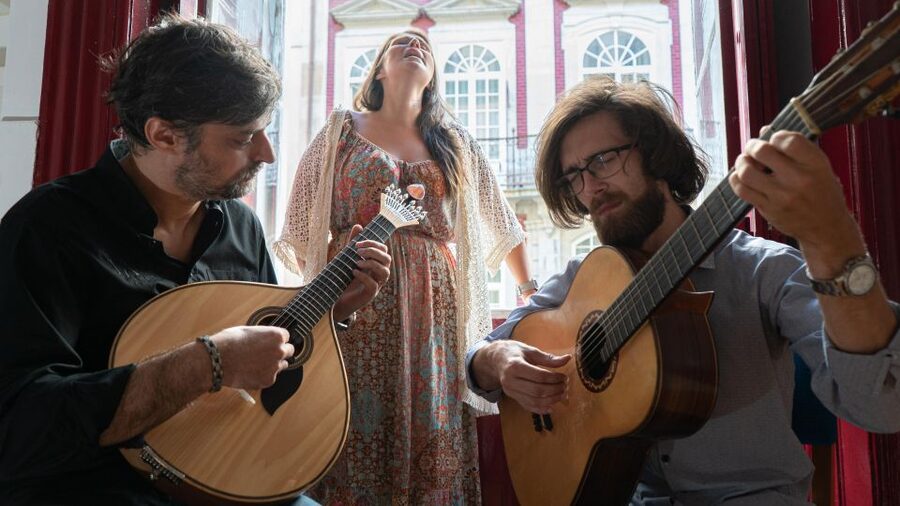 Porto: Live Fado Concert with Glass of Tawny Port Wine - Coimbra Fado and the University Tradition